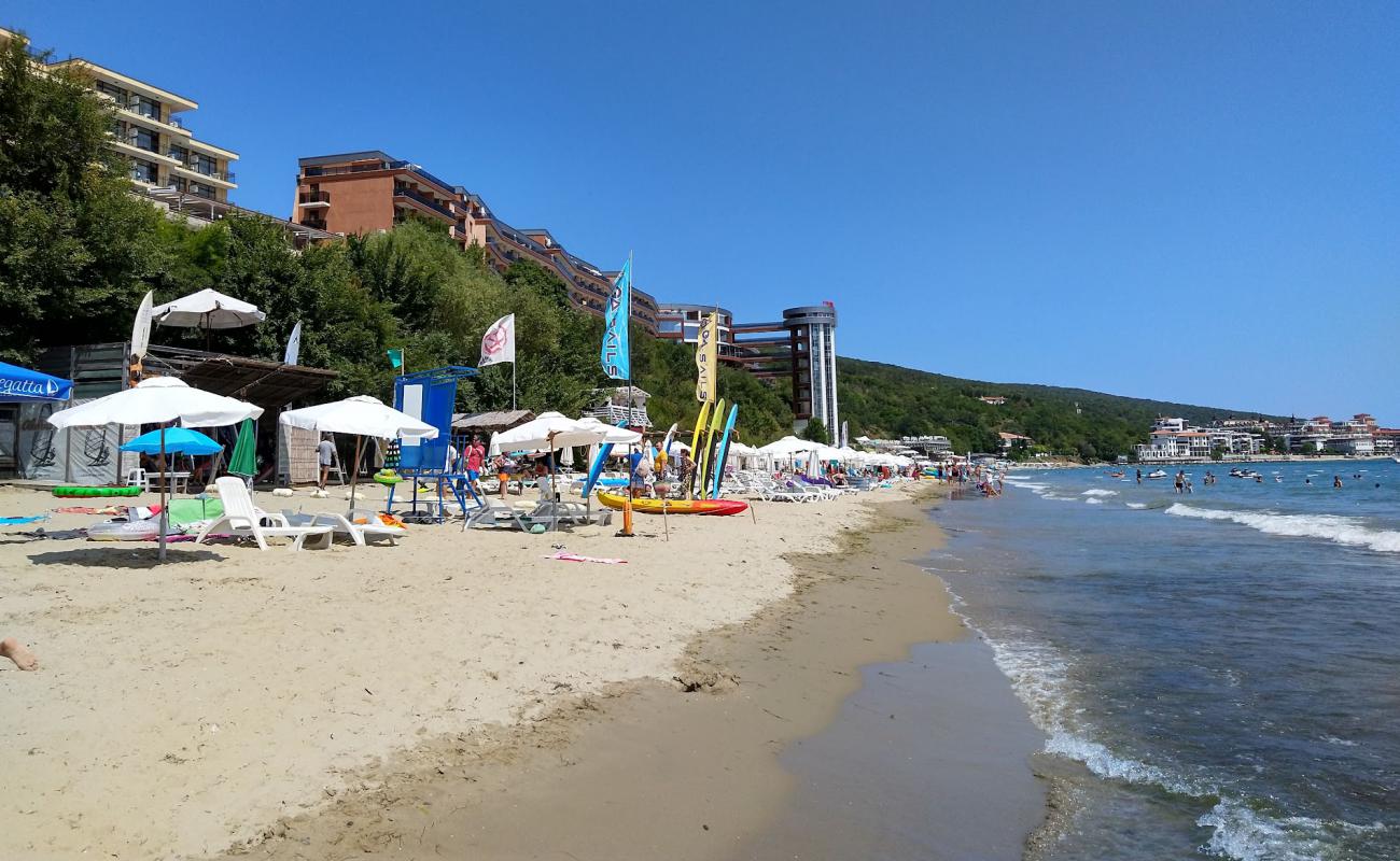 Foto af Paradise beach med hvidt sand overflade