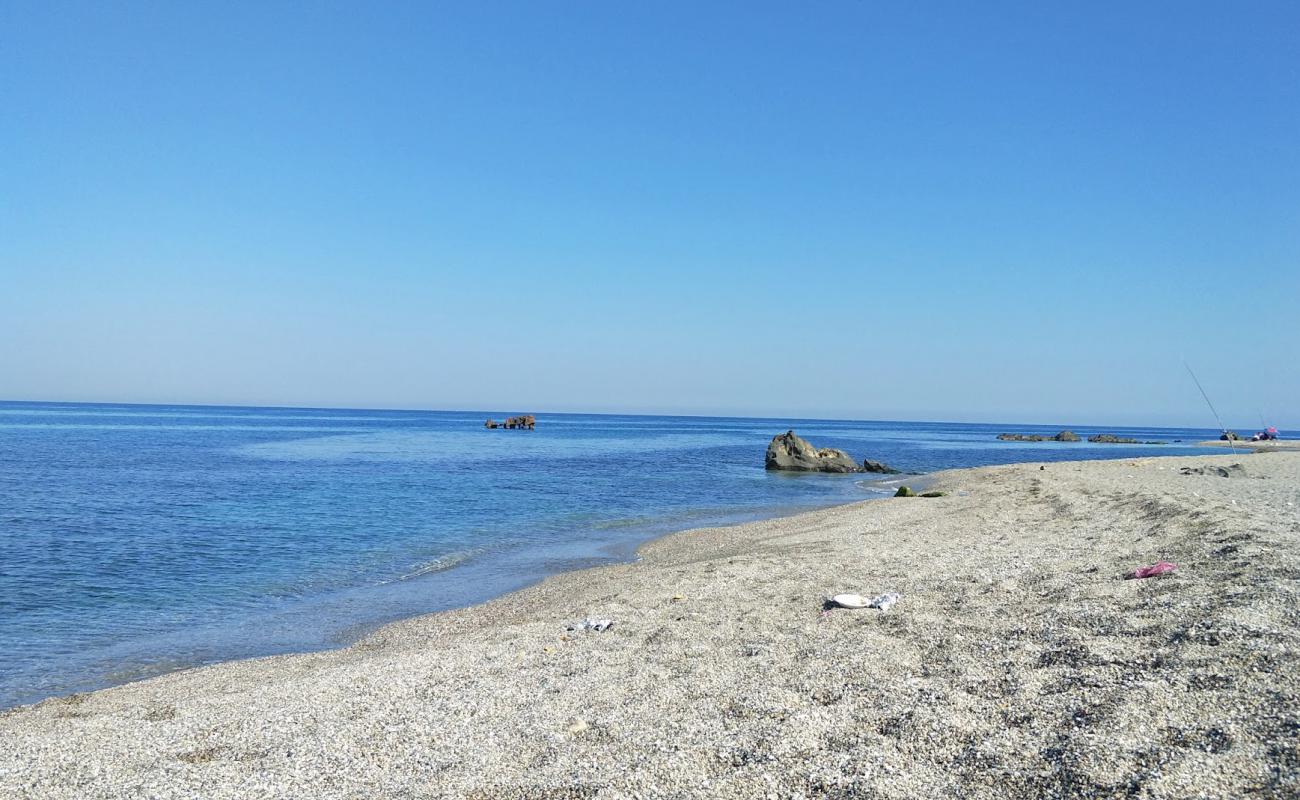 Foto af Plage Bateau casse med let fin sten overflade