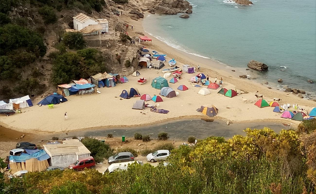 Foto af Marsa zitoun beach med lys sand overflade