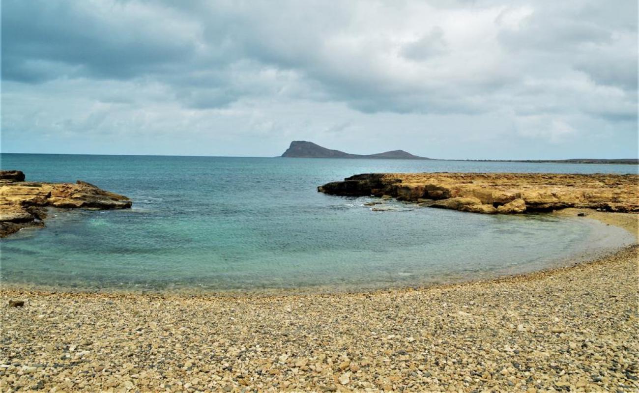 Foto af Baia da Murdeira med lyst sand & sten overflade