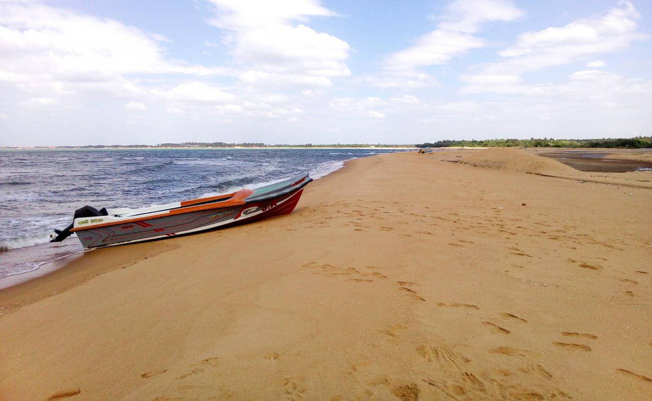 Foto af Chilaw Sand Spits Beach med lys sand overflade