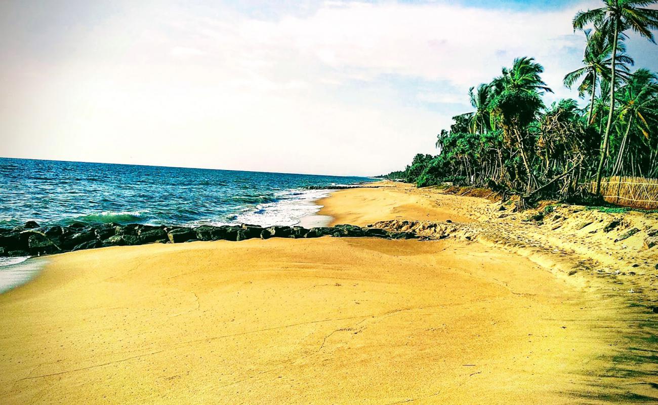 Foto af Muthupanthiya Beach med lys sand overflade