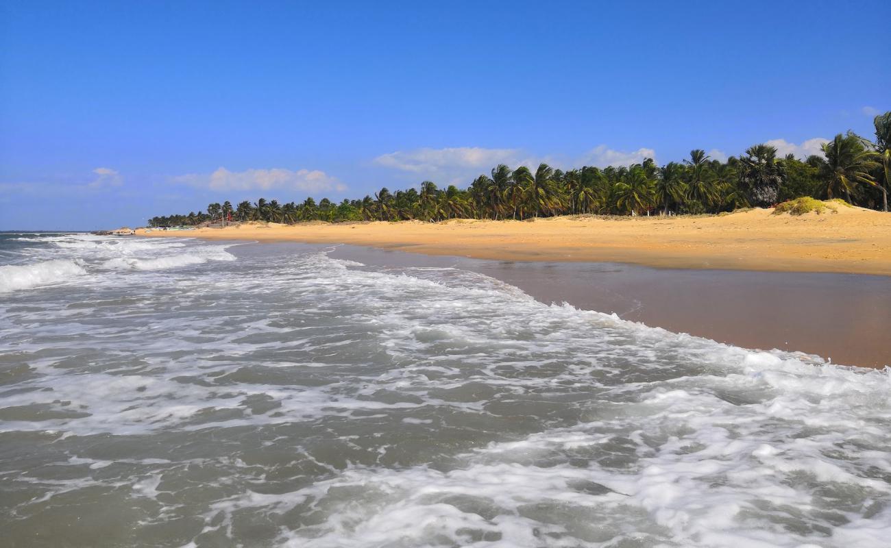 Foto af Kandakuliya Beach med lys sand overflade