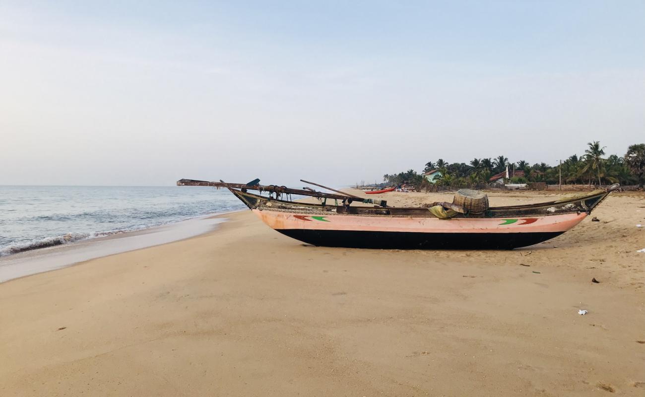 Foto af Rahumaniyabath Beach med lys sand overflade