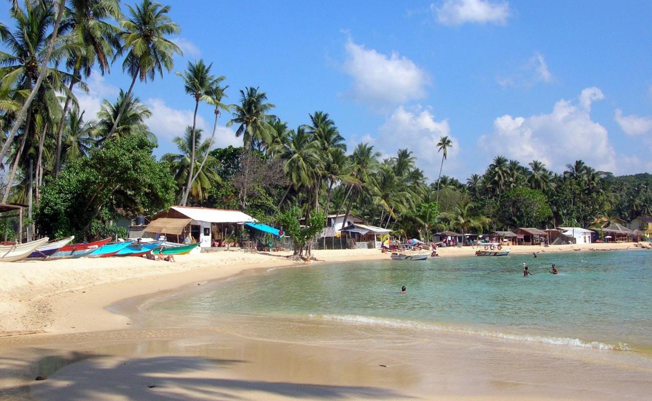 Foto af Arugam Bay Beach med lys fint sand overflade