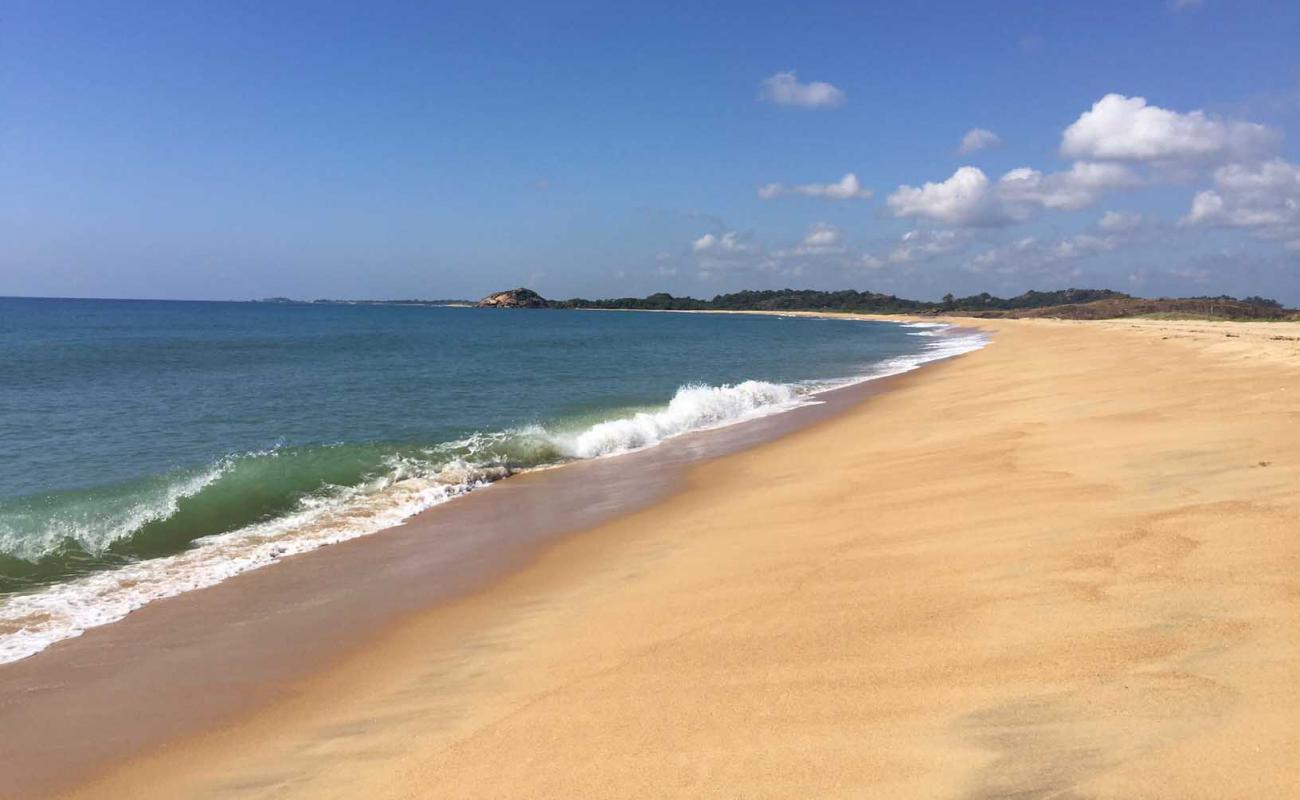 Foto af Pasarichenai Beach med lys fint sand overflade