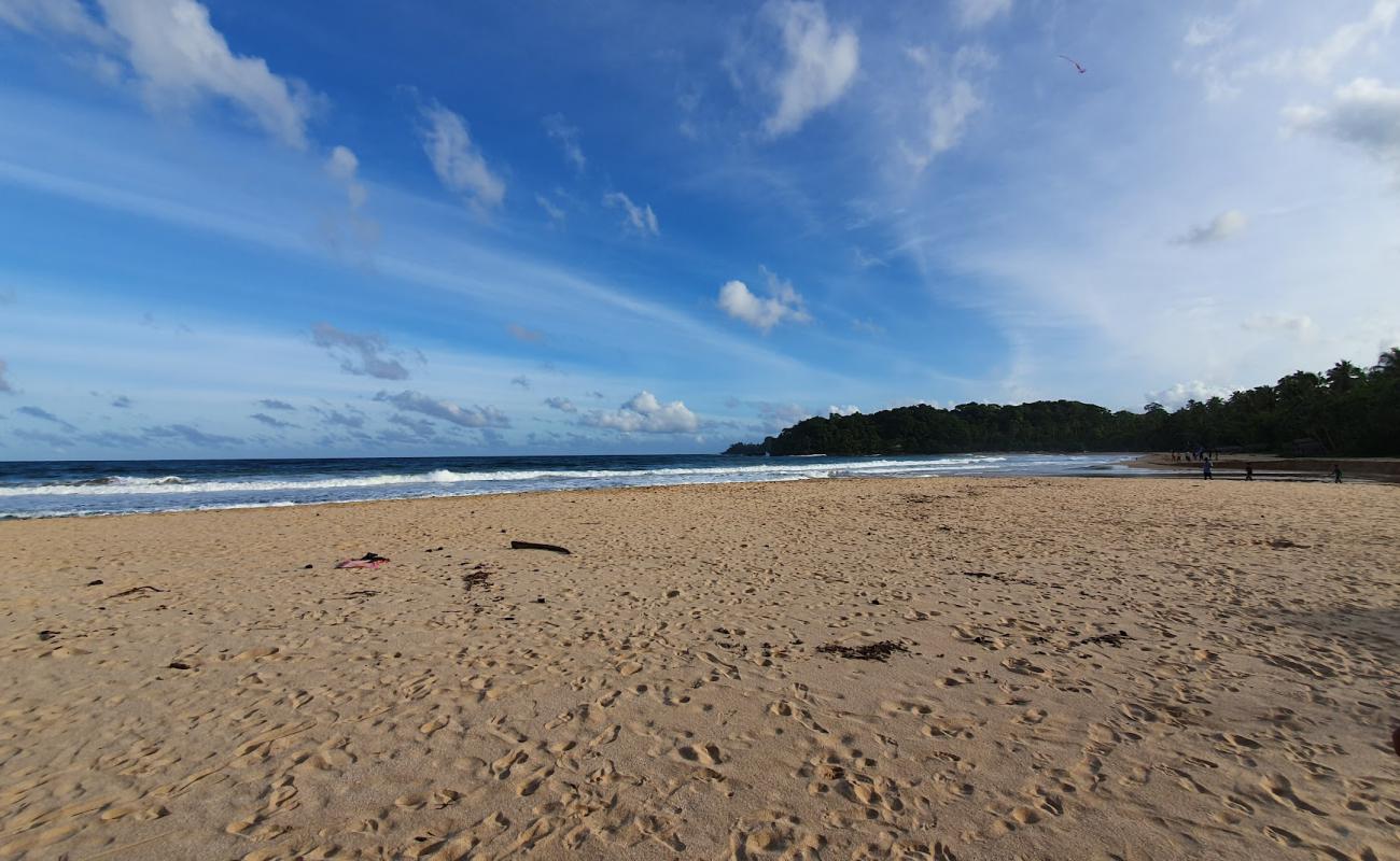 Foto af Gandara Beach med lys sand overflade