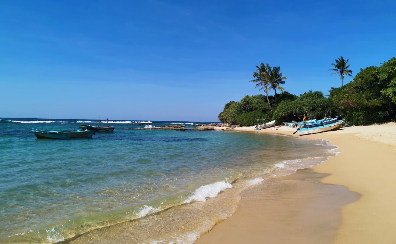 Foto af Britch Mystery Beach med lys sand overflade