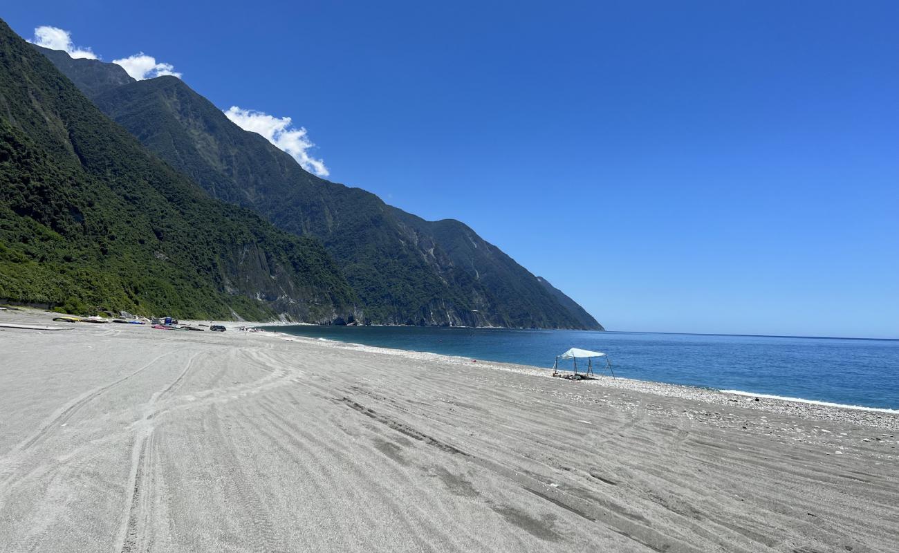 Foto af Chongde Gravel Beach med gråt sand og småsten overflade