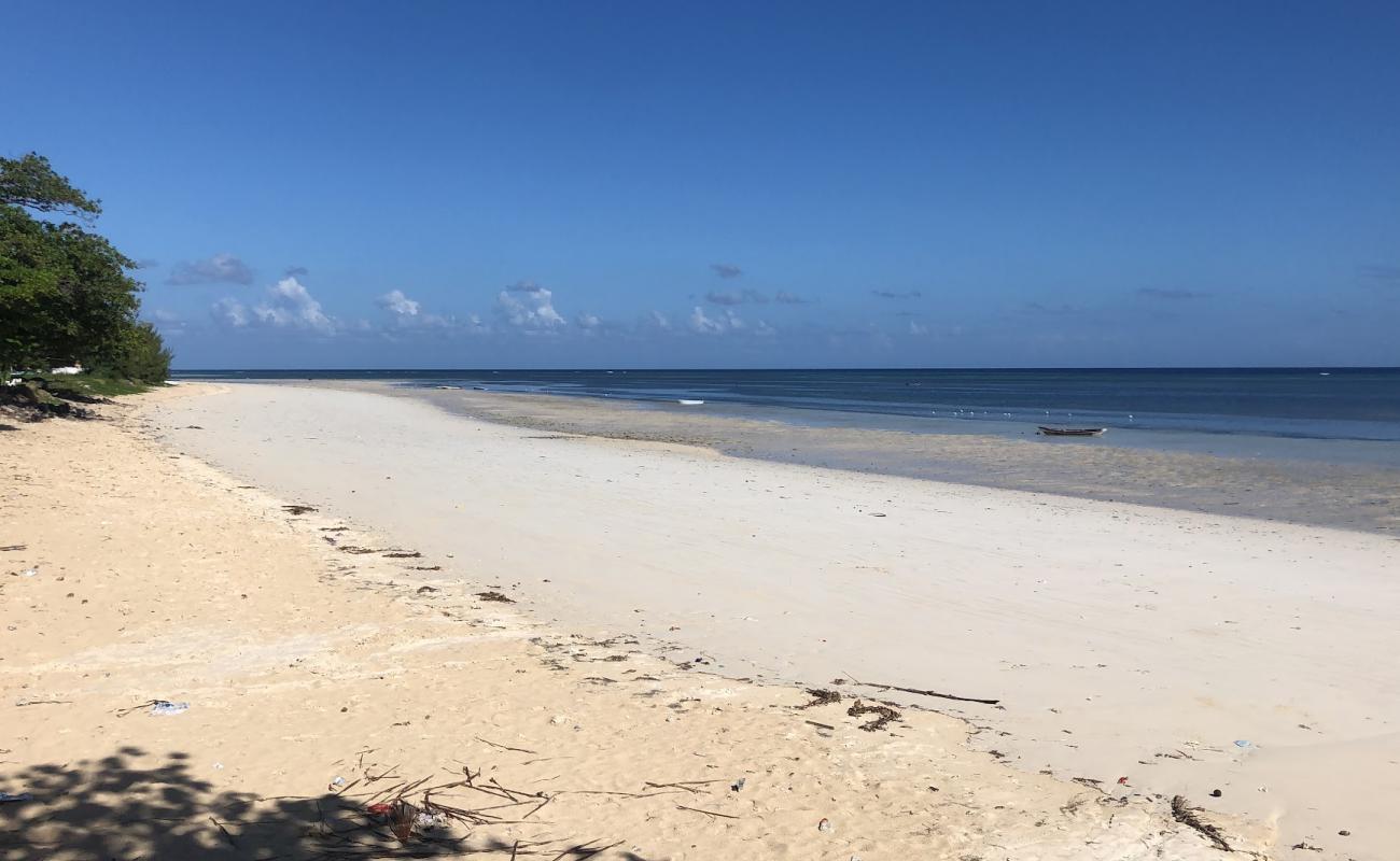 Foto af Trambwe Plage med lys sand overflade