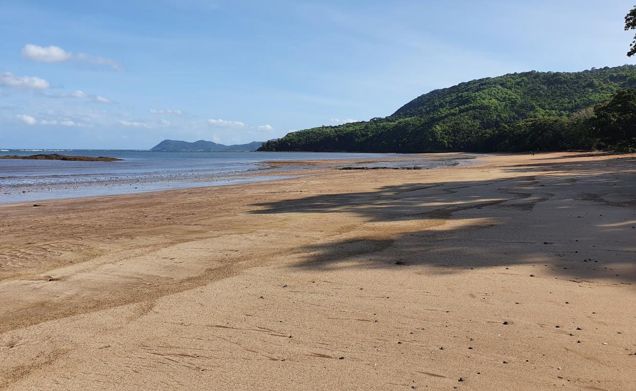 Foto af Sohoa Beach med grå sand overflade