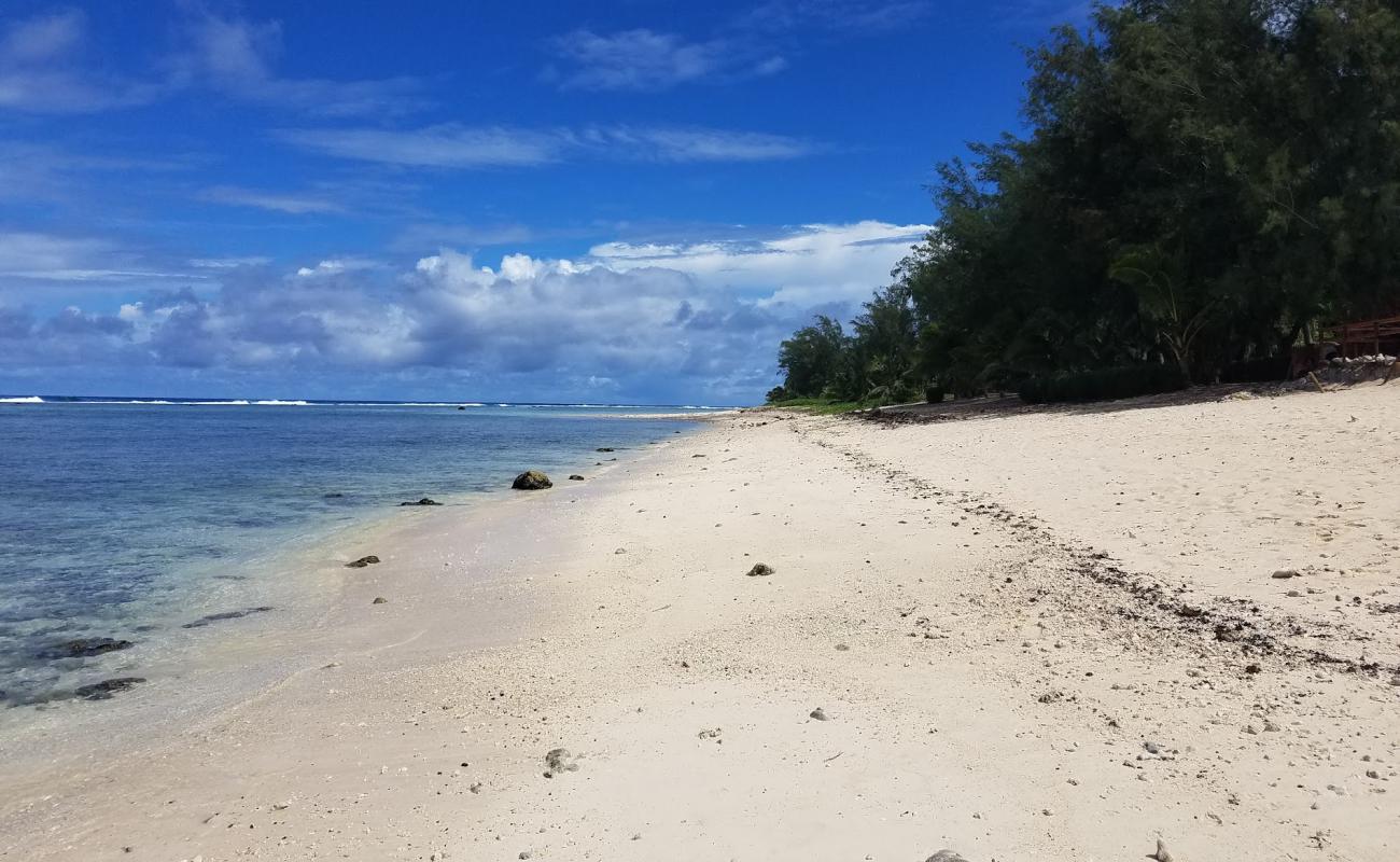 Foto af Manuia Beach med lys sand overflade