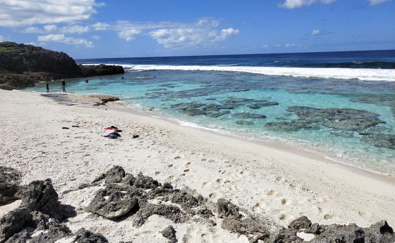 Foto af Matai Beach med lys sand overflade