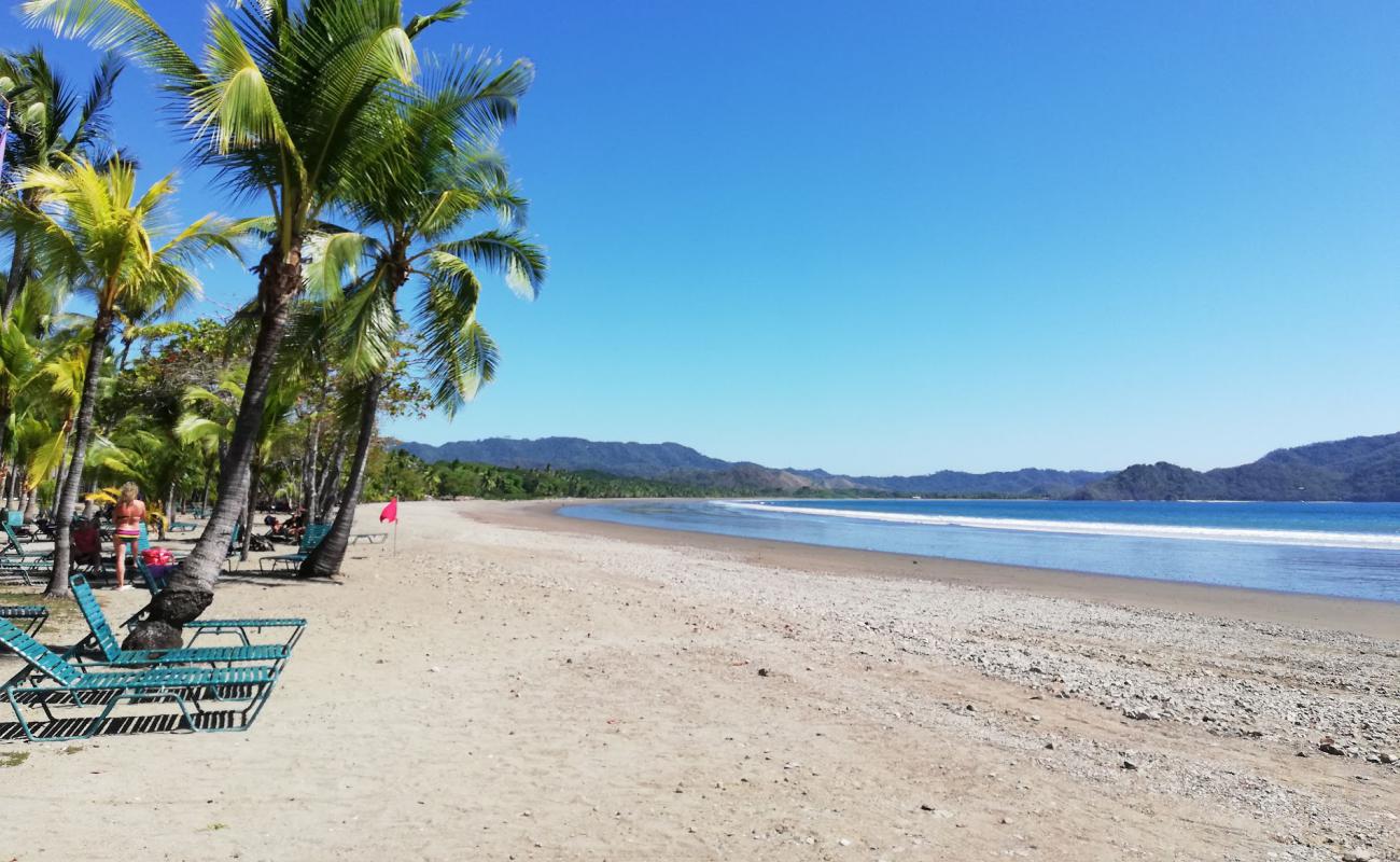 Foto af Tambor Beach med let sand og småsten overflade