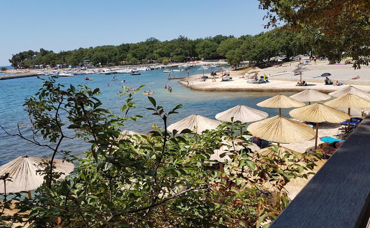 Foto af Vala beach med grå fin sten overflade