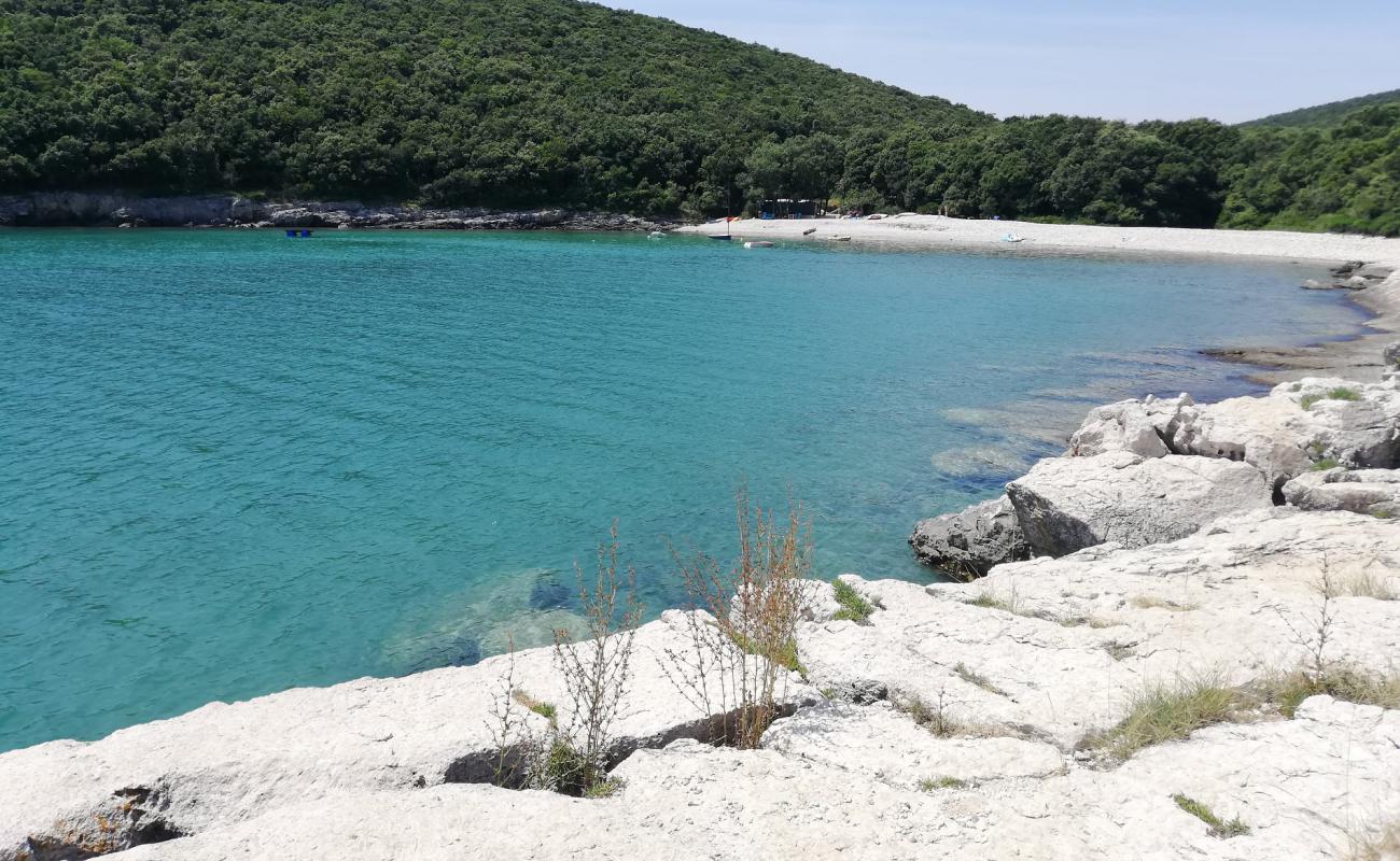 Foto af Vinjole beach med let sten overflade