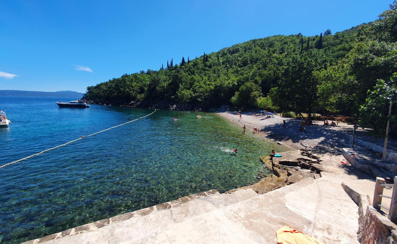 Foto af Cesarova beach med let sten overflade