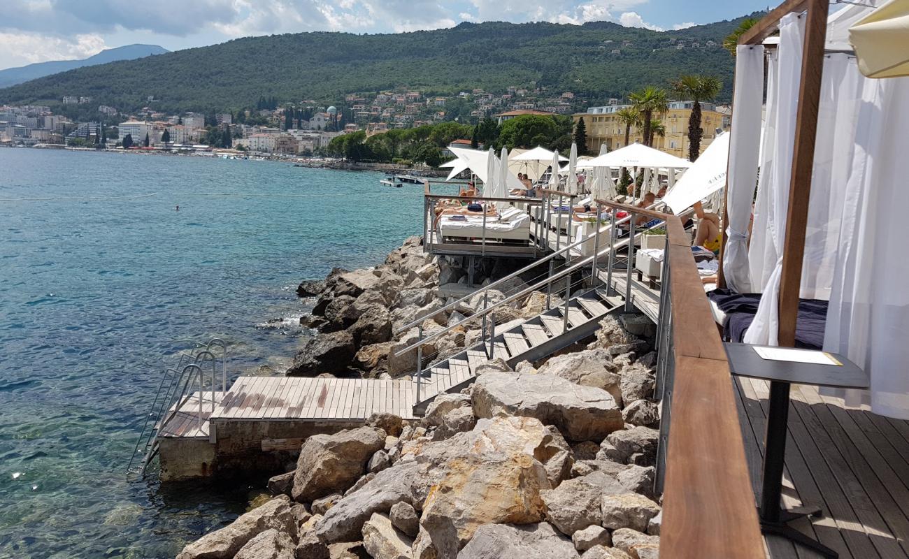 Foto af Opatija beach med betonovertræk overflade