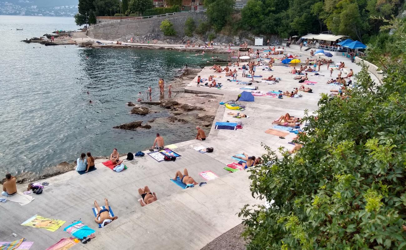 Foto af Empeduja beach med let fin sten overflade