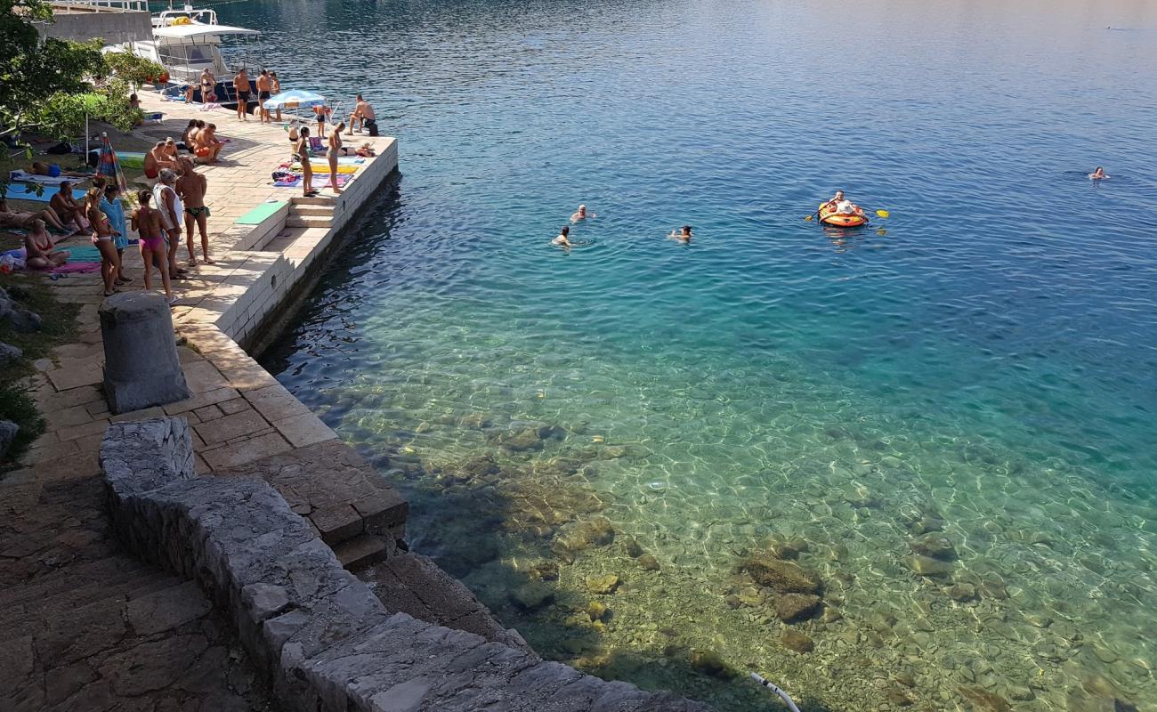 Foto af Jadranovo beach med let fin sten overflade