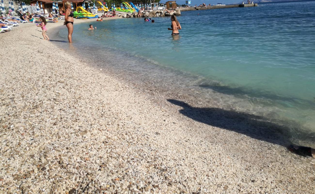 Foto af Omorika beach med let fin sten overflade