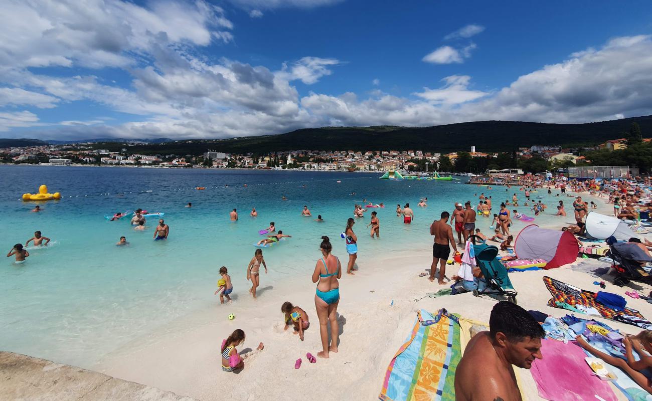 Foto af Poli Mora Strand med lys sand overflade