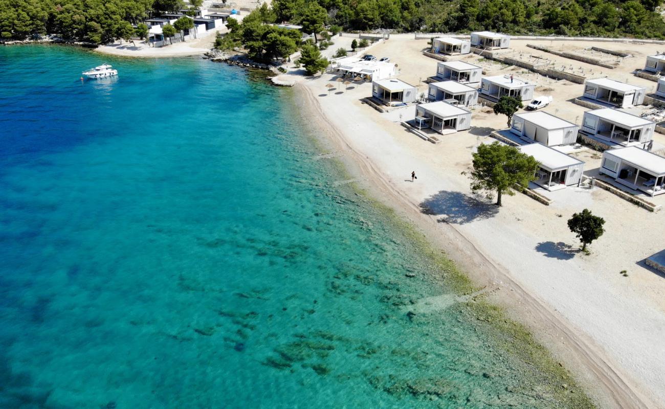 Foto af Buqez beach med let sand og småsten overflade