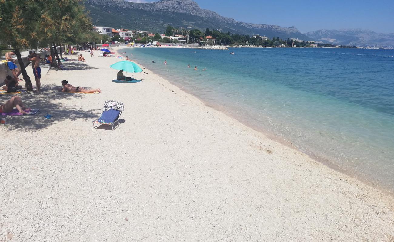 Foto af Dardin beach med let fin sten overflade