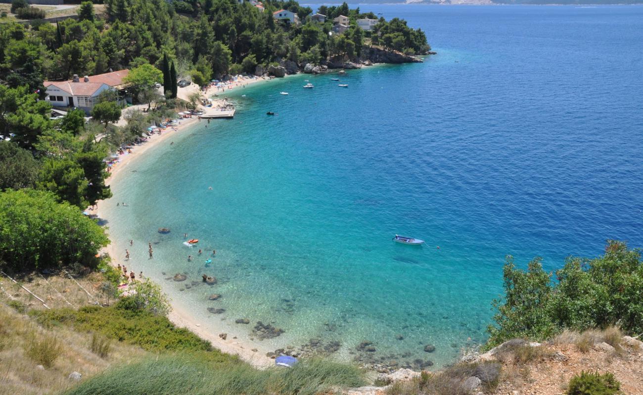 Foto af Plaza Mala Luka med let fin sten overflade