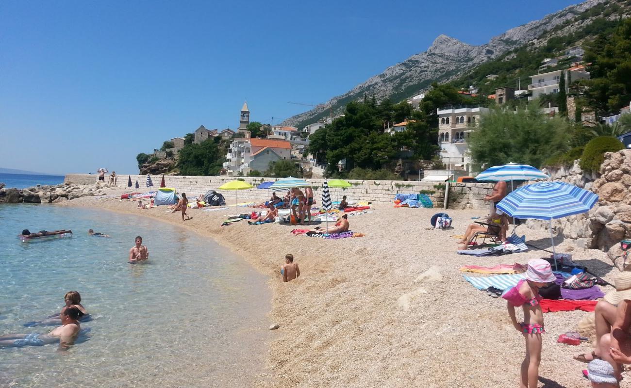 Foto af Pisak beach med let fin sten overflade