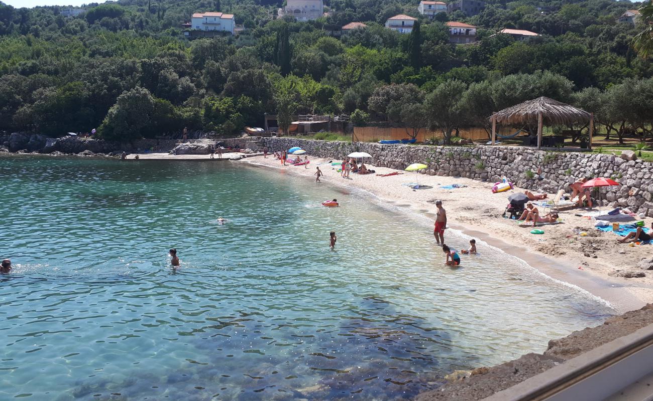 Foto af Molunat beach med let fin sten overflade