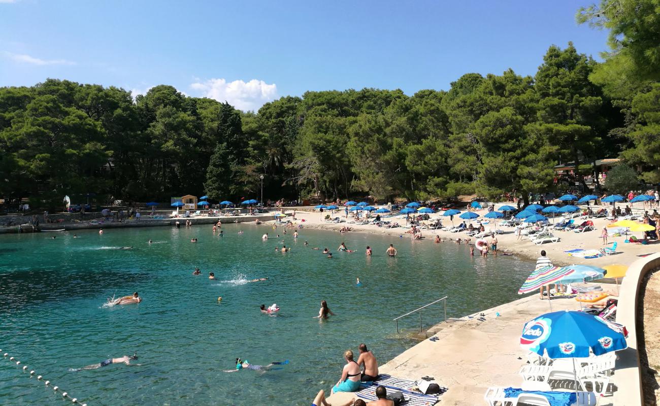 Foto af Veli Zal II beach med lys sand overflade