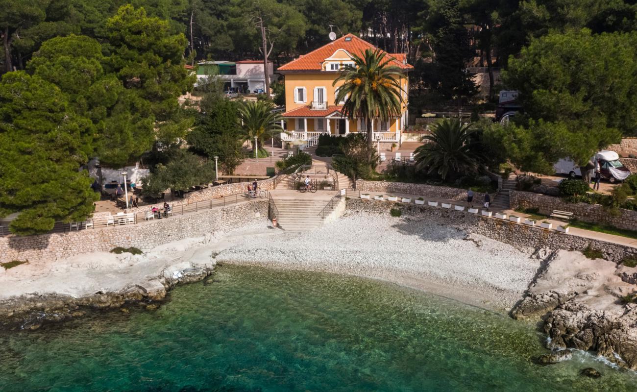 Foto af Mali Losinj med let sten overflade