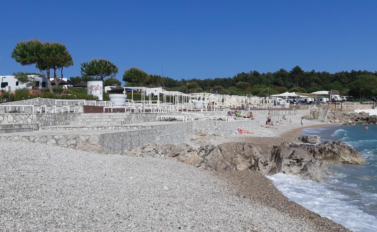 Foto af Politin beach med grå sten overflade