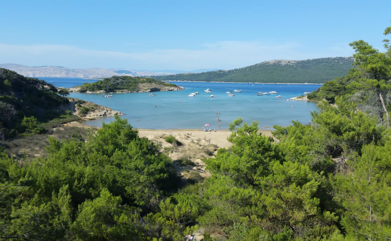 Foto af Sturic beach med lys sand overflade