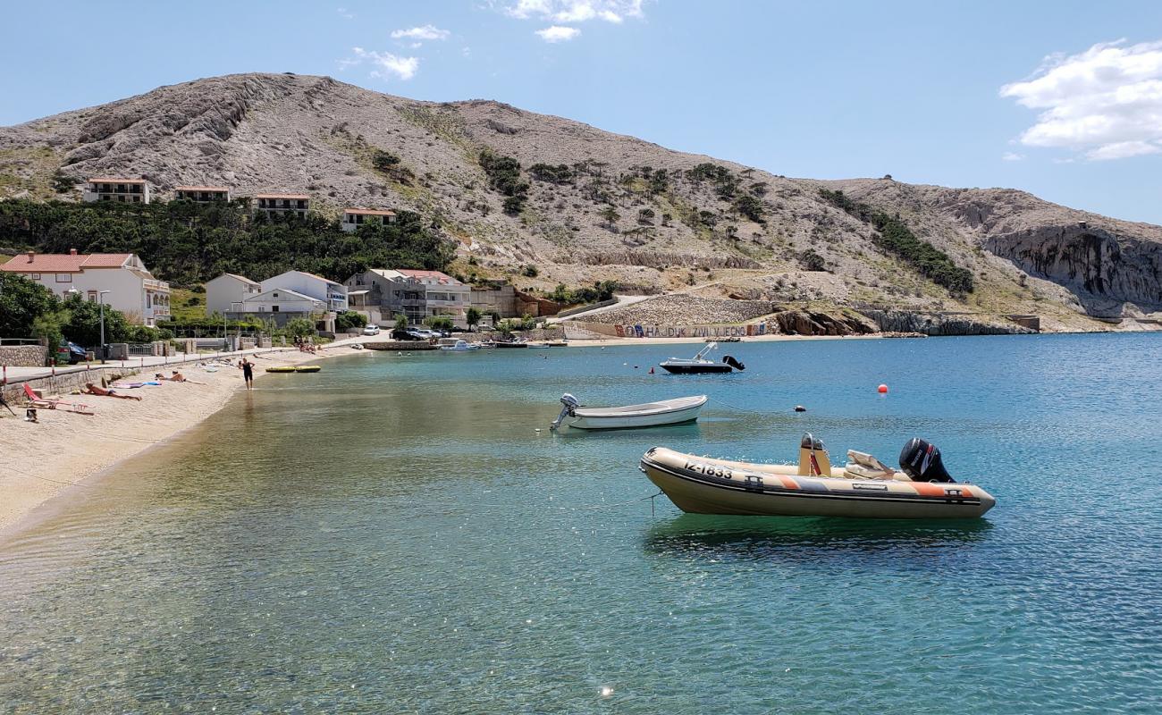 Foto af Metajna beach med let sten overflade