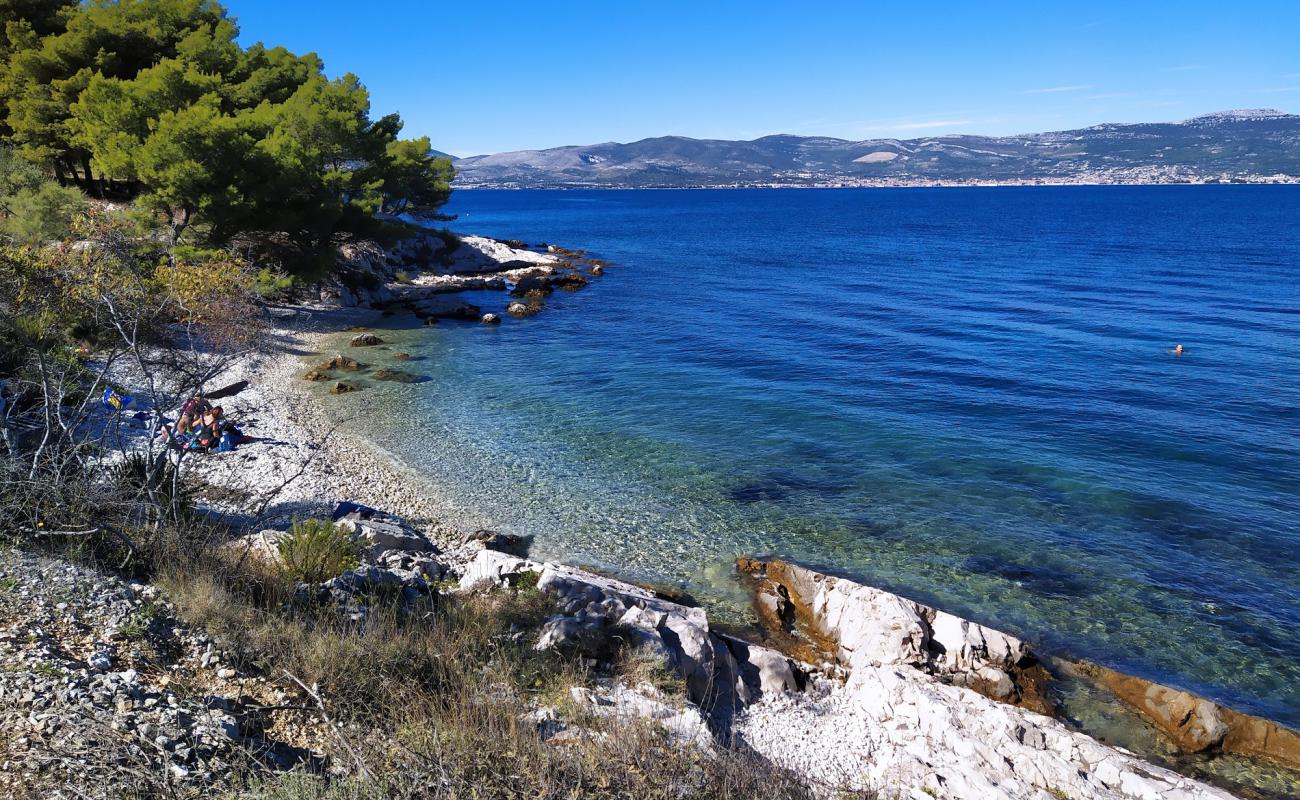 Foto af Karyna beach med let sten overflade