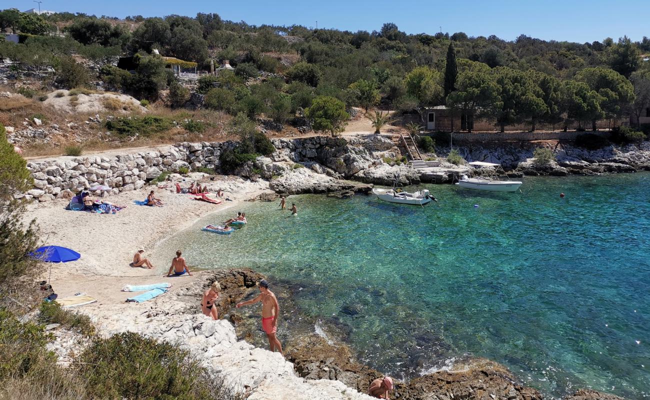 Foto af Put Tatinje beach med let fin sten overflade