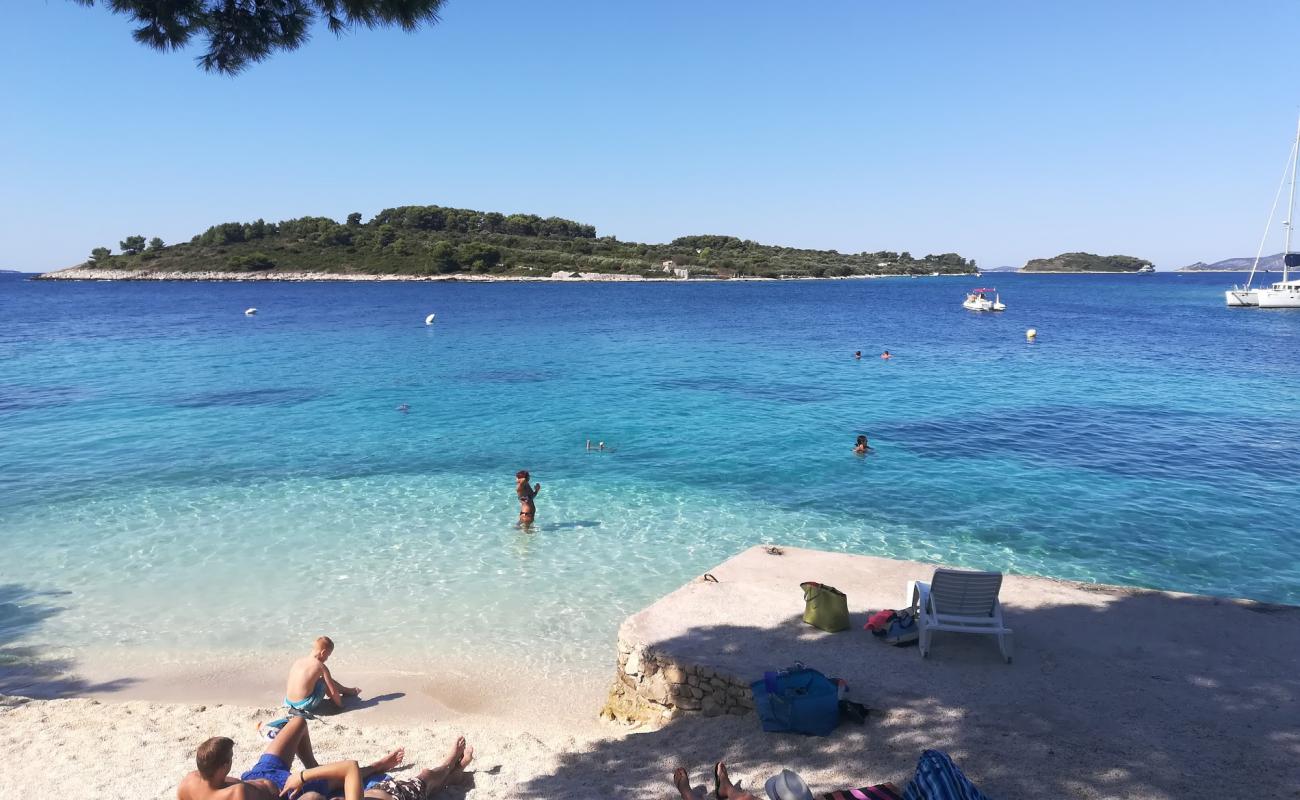 Foto af Duga beach med let fin sten overflade