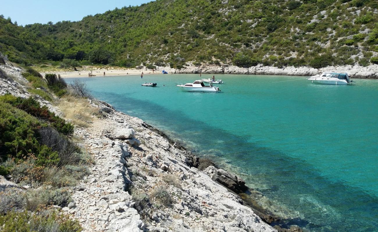 Foto af Smokova beach med lys sand overflade