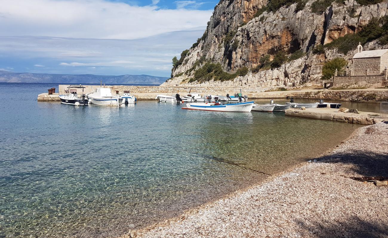 Foto af Velika Stiniva beach med let sten overflade