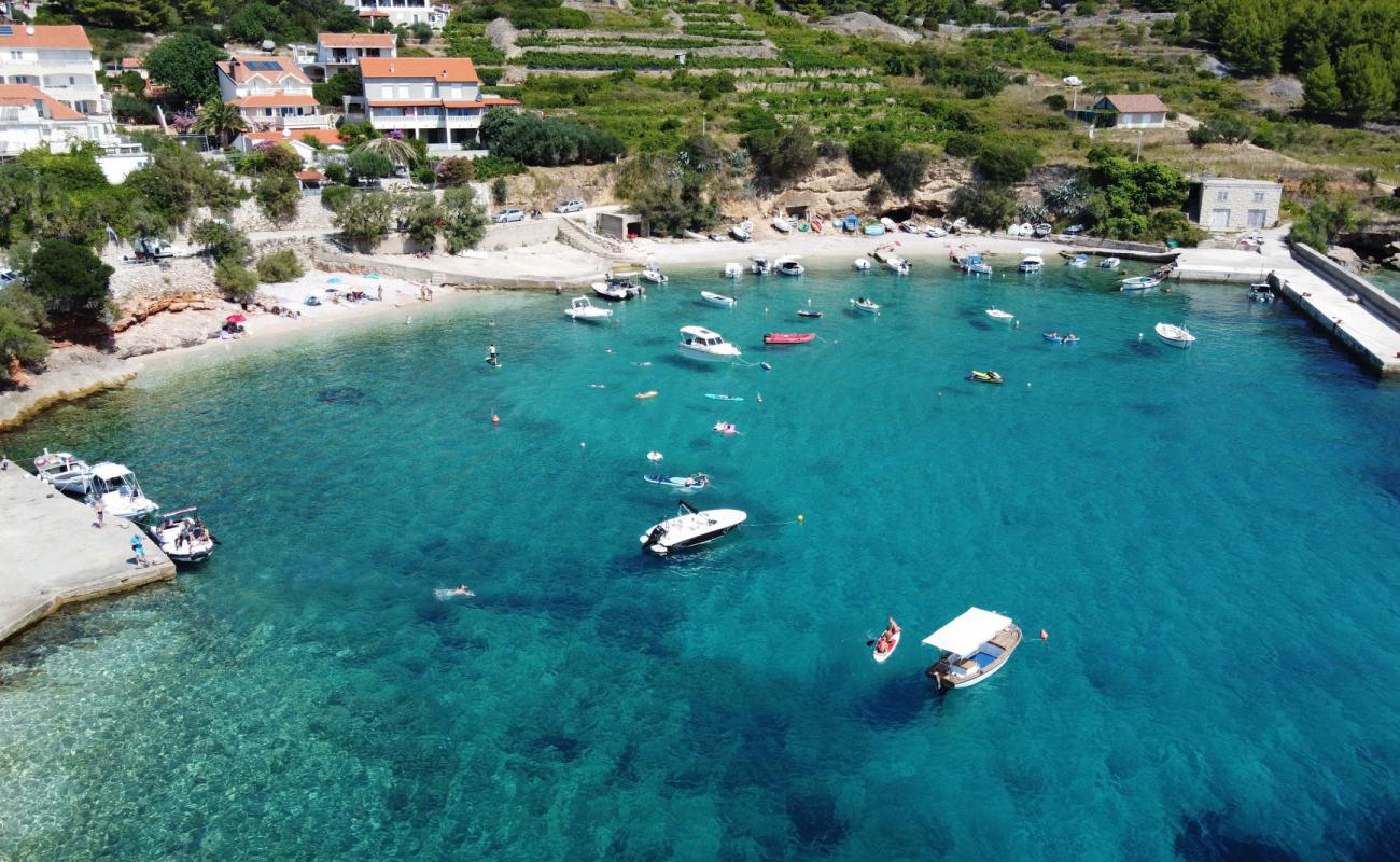 Foto af Zavala beach med let fin sten overflade