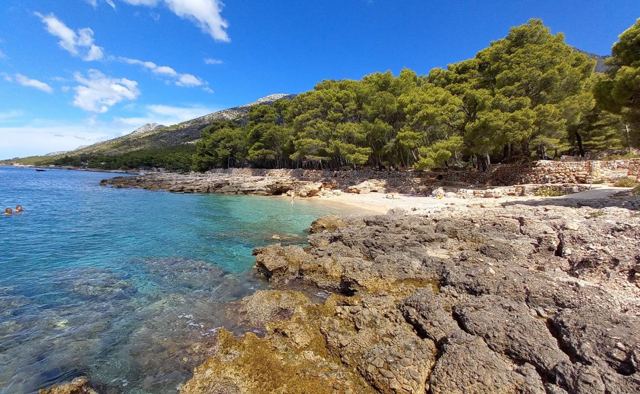 Foto af Feronija beach med let fin sten overflade