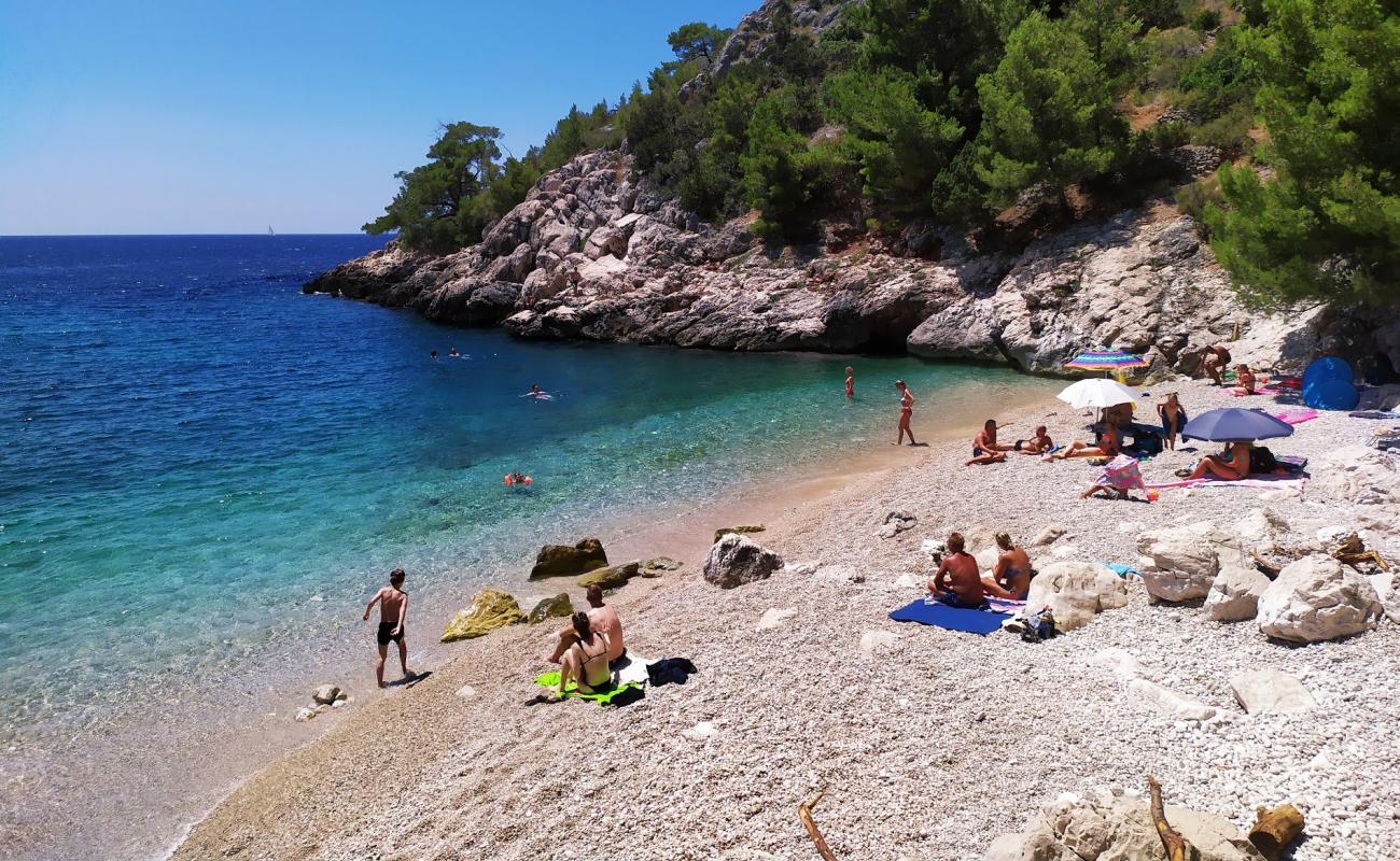 Foto af Lucisca bay beach med let fin sten overflade