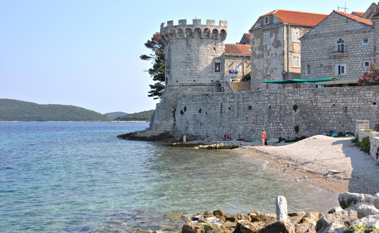 Foto af Zakerjan Zrnovo beach med let sten overflade