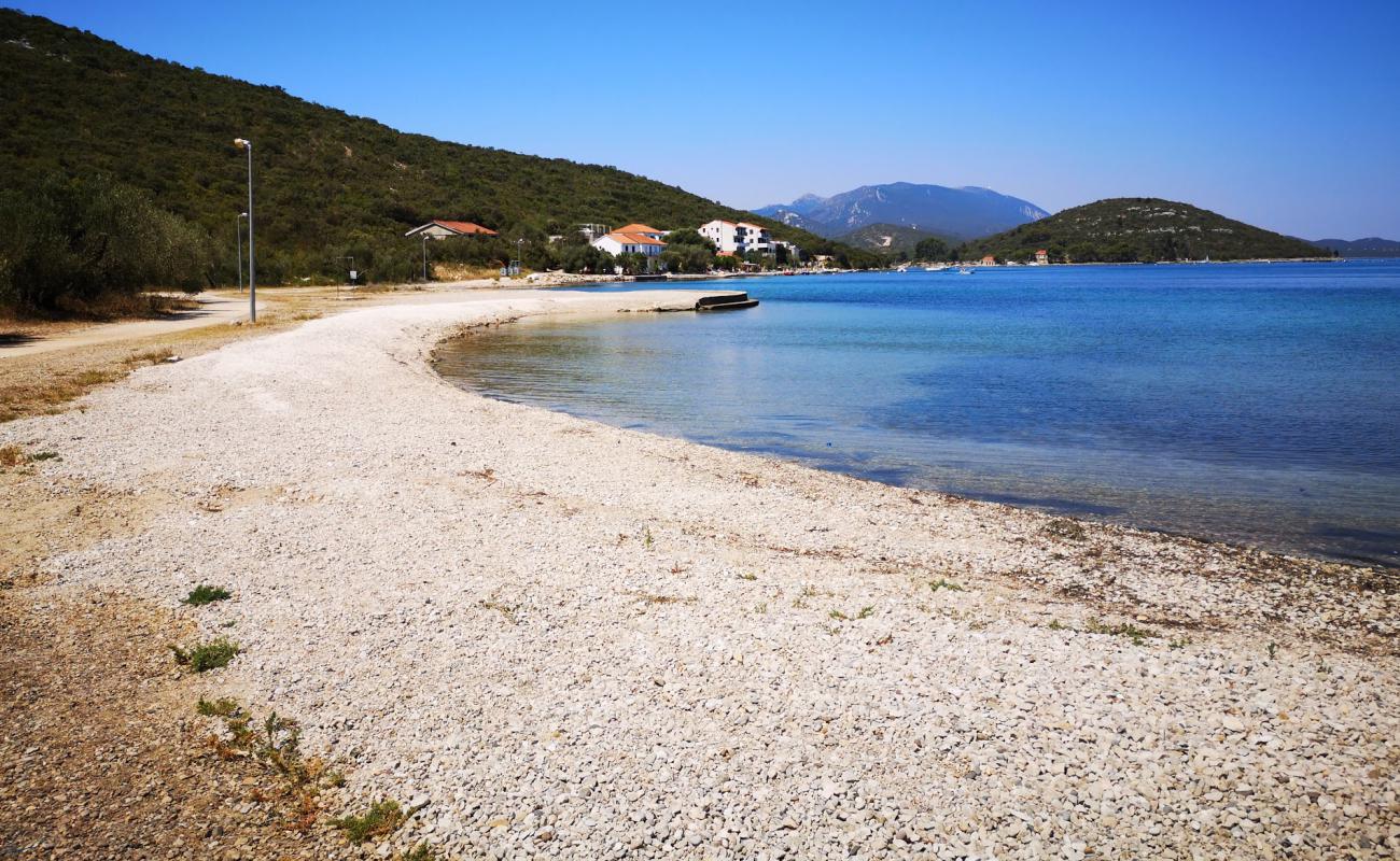 Foto af Luka Dubrava beach med let sten overflade