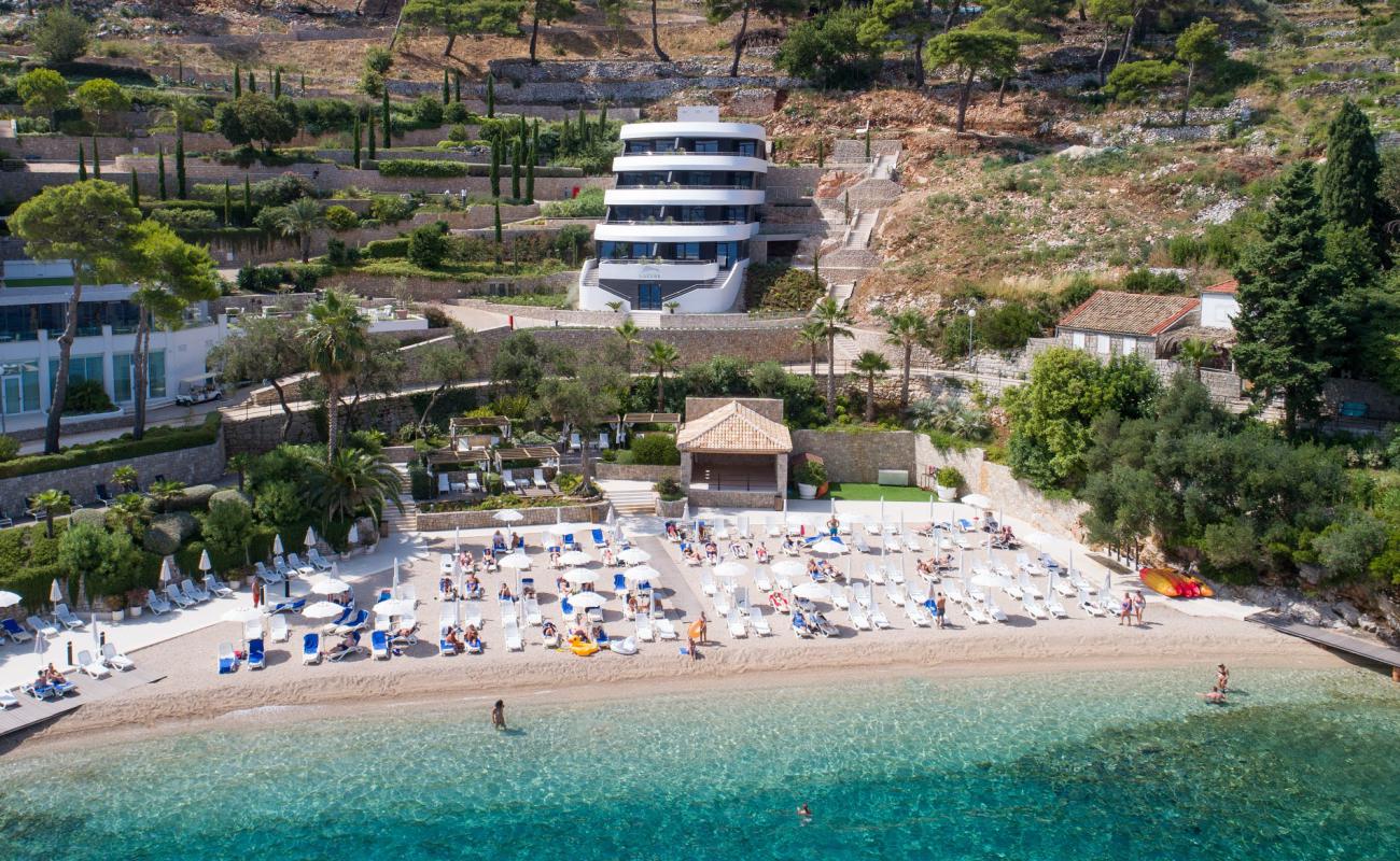 Foto af Stranden Otok Sipan II med let fin sten overflade