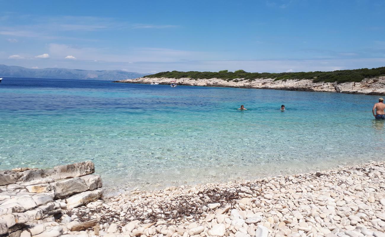 Foto af Uvala Bili Bok med hvid sten overflade