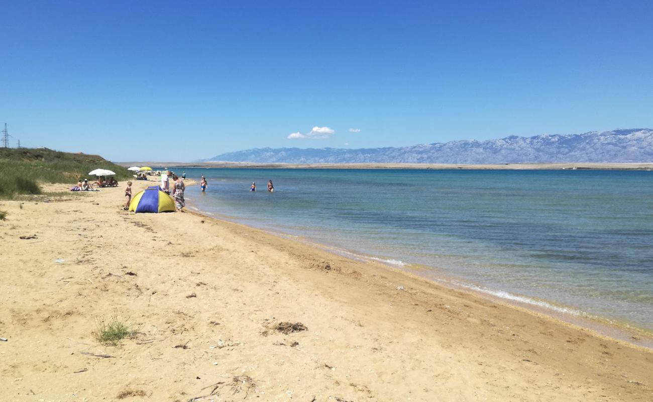 Foto af Sandy Beach Privlaka med lys sand overflade