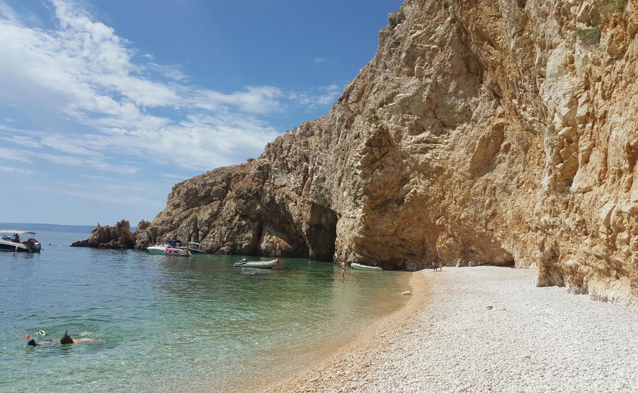 Foto af Golden Bay Beach med let fin sten overflade